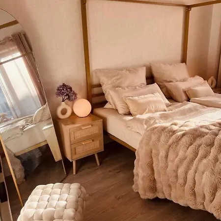 Amalfi - Stylish With Terrace Schoenefeld